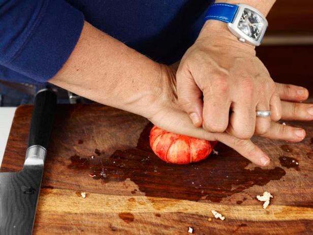 Раздавите панцирь на хвосте