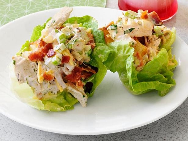 Салат из картофеля и курицы в листьях латука - «Салаты»