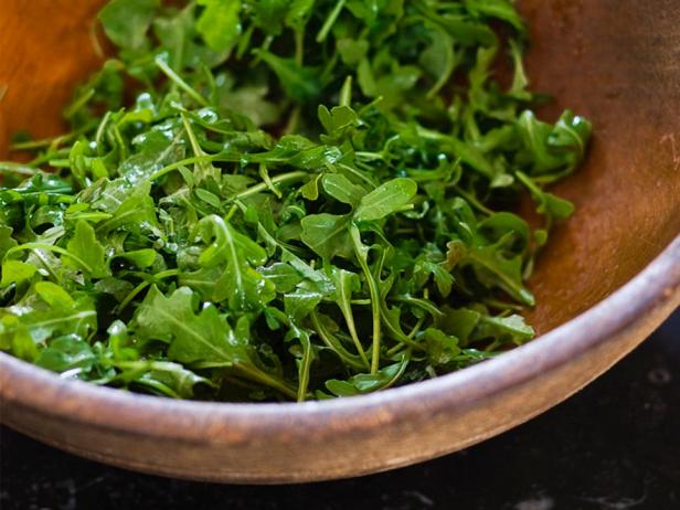 Приготовьте винегретную заправку