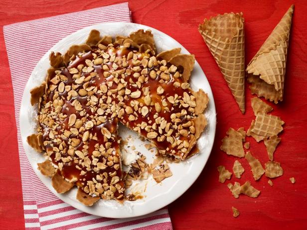 Пирог с мороженым, шоколадом и карамелью - «Сезонные блюда»