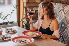 Что заказывать в ресторане, если ты худеешь: как не потеряться в меню - «Кулинарные рецепты»